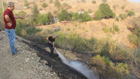 Elazığ'da bahçe yangınında 20 dönüm alan zarar gördü