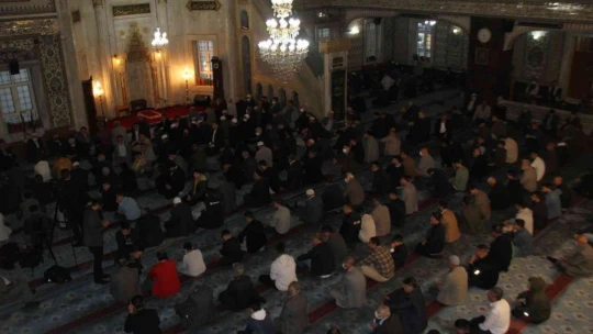 Elazığ'da bayram namazında camiler doldu