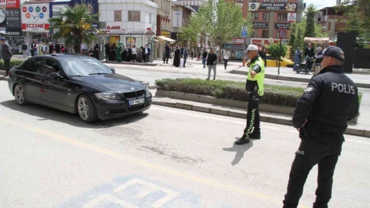Elazığ'da bayramın ilk gününde asayiş uygulaması gerçekleştirildi
