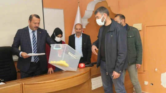 Elazığ'da besicilere koç dağıtımı yapıldı