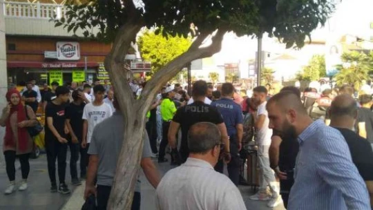 Gazi caddesinde bıçaklı kavga: 3 yaralı