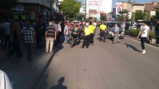 Gazi caddesinde bıçaklı kavga: 3 yaralı