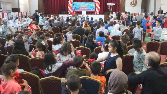 Elazığ'da bilim şenliği renkli görüntüler oluşturdu