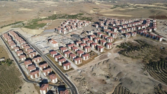 Elazığ'da Bin 80 Depremzede Daha Evlerine Kavuştu