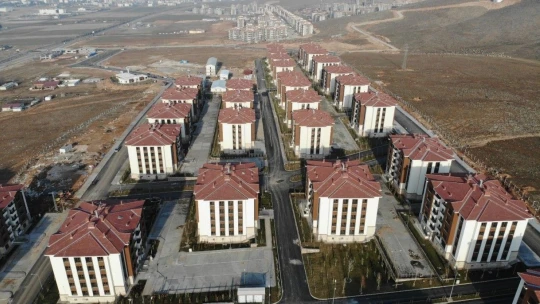 Elazığ'da Bin 80 Depremzede Daha Evlerine Kavuştu