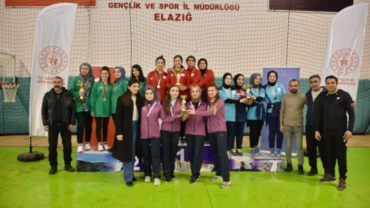 Elazığ'da Bölgesel Masa Tenisi Turnuvası sona erdi