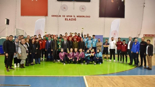 Elazığ'da Bölgesel Masa Tenisi Turnuvası sona erdi