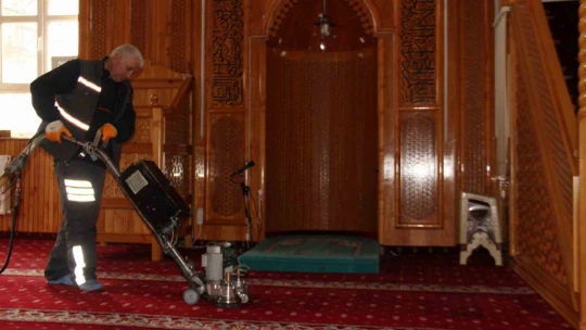 Elazığ'da camiler 'Gül' kokuyor