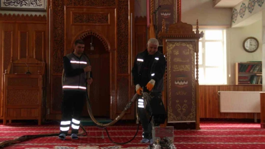 Elazığ'da camiler 'Gül' kokuyor