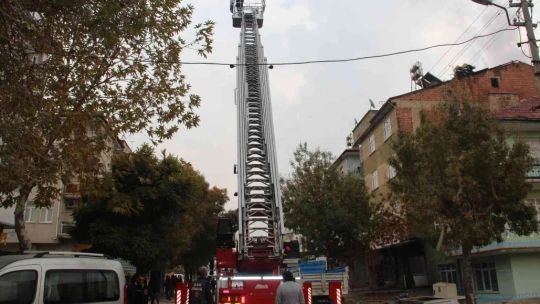 Elazığ'da çatı yangını korkuttu