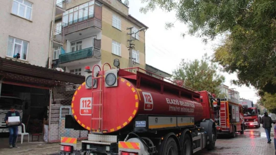 Elazığ'da çatı yangını korkuttu
