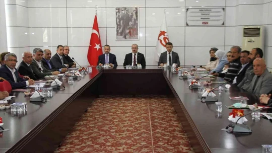 Elazığ'da çiftçilere 20 bin ipekböceği larvası dağıtıldı