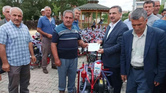 Elazığ'da çiftçilere 385 adet süt sağım makinesi dağıtıldı