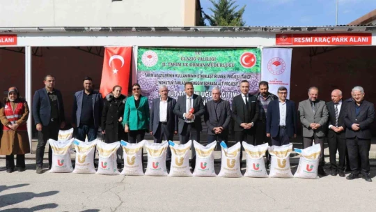 Elazığ'da çiftçilere yüzde 75 hibeli nohut tohumu dağıtımı yapıldı