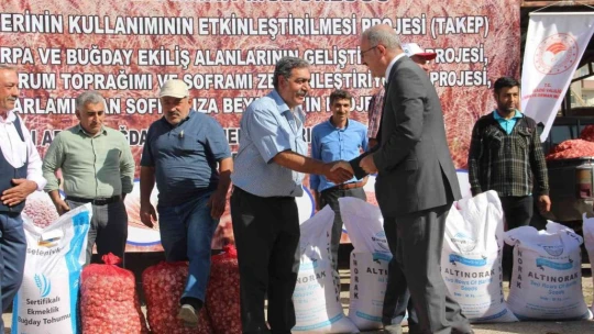 Elazığ'da çiftçiye 6 buçuk milyon liralık hibeli tohum desteği