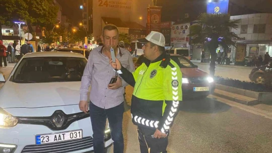 Elazığ'da denetimler sürüyor, polis göz açtırmıyor