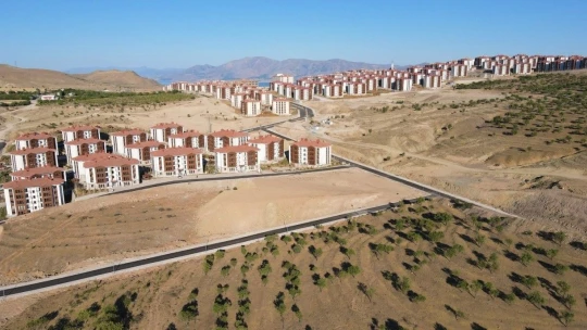 Elazığ'da Deprem Konutları İle Adeta Bir İlçe Kuruldu, 15 Bin Kişi Yaşayacak