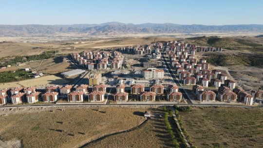 Elazığ'da Deprem Konutları İle Adeta Bir İlçe Kuruldu, 15 Bin Kişi Yaşayacak