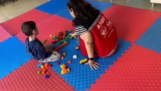 Elazığ'da depremzede çocuklar yalnız bırakılmıyor