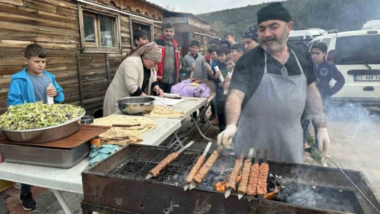 Elazığ'da depremzede çocuklara doğal terapi
