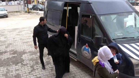 Elazığ'da dilenci operasyonu: Kimi ev aradığını söyledi, kimi de lavabolara saklandı