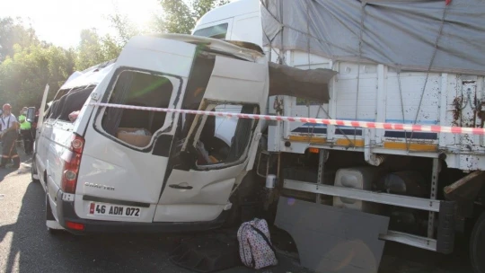 Elazığ'da düğün yolunda feci kaza: 3 ölü, 10 yaralı