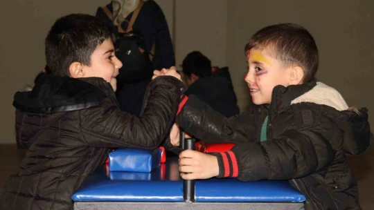 Elazığ'da düzenlenen festivalde çocuklar doyasıya eğlendi