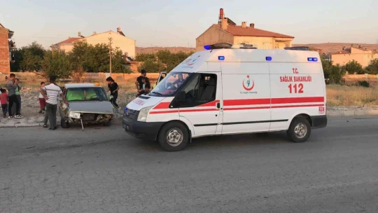 Ehliyetsiz sürücü kaza yaptı: 3 yaralı