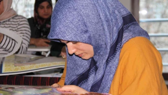 Elazığ'da el sanatları kursu kadınlara hem terapi hem de gelir kaynağı oldu