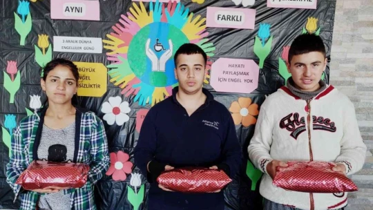 Elazığ'da engelliler dolasıya eğlendi