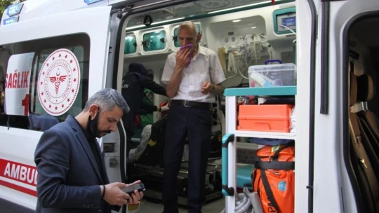 Elazığ'da ev yangını: 3 kişi dumandan etkilendi