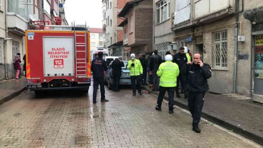 Elazığ'da ev yangını korkuttu