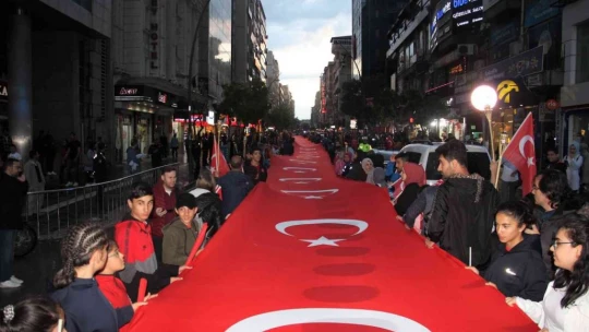 Elazığ'da fener alayı yürüyüşü düzenlendi