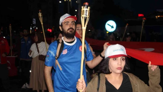 Elazığ'da fener alayı yürüyüşü düzenlendi