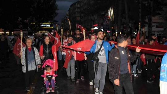 Elazığ'da fener alayı yürüyüşü düzenlendi