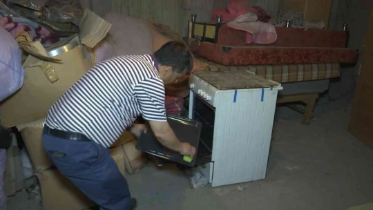 Depremde emanet alınan eşyaların sahibini 2 yıldır arıyor
