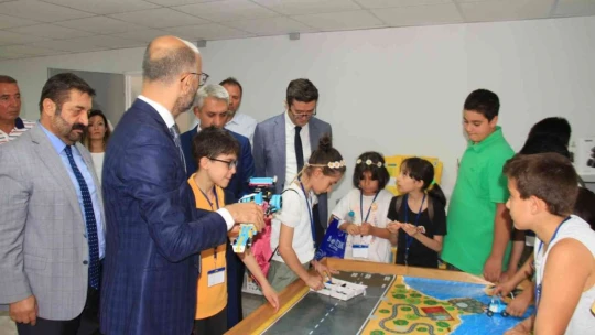 Elazığ'da Fırat'ın Çocukları İçin Teknoloji ve Yetkinlik Merkezi açıldı