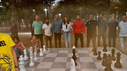 Elazığ'da geleneksel 'Sokakta Satranç Var' etkinliği yapıldı