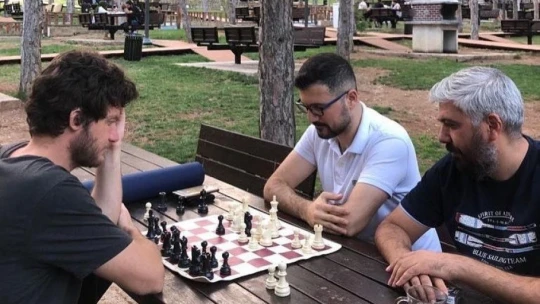 Elazığ'da geleneksel 'Sokakta Satranç Var' etkinliği yapıldı