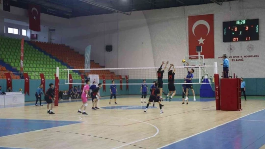 Elazığ'da gençler voleybol müsabakaları sona erdi