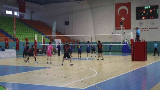 Elazığ'da gençler voleybol müsabakaları sona erdi
