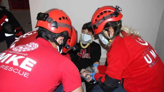 Elazığ'da gerçeği aratmayan deprem ve yangın tatbikatı: 500 kişi katıldı