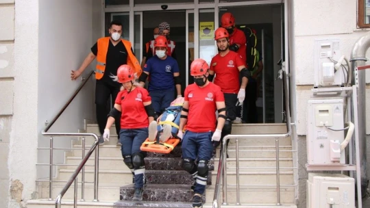 Elazığ'da gerçeği aratmayan yangın ve deprem tatbikatı