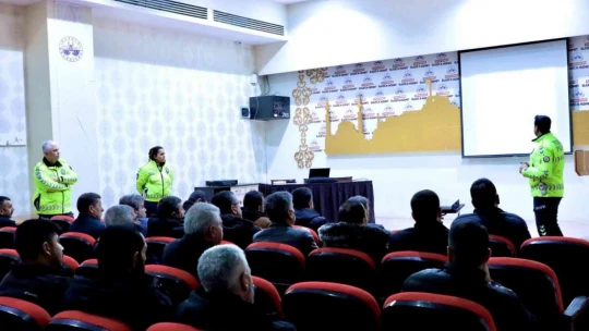 Elazığ'da halk otobüsü şoförlerine trafik eğitimi verildi