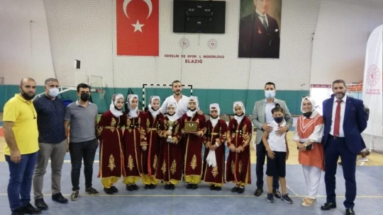 Elazığ'da halk oyunları yarışması yapıldı