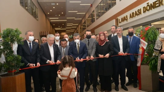 Elazığ'da hasta ve yakınlarının yaptığı el emekleri görücüye çıktı