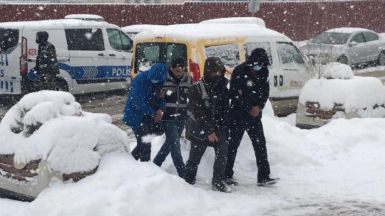 Elazığ'da hırsızlık şüphelileri yakalandı