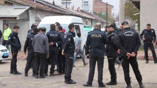 Elazığ'da iki aile arasında silahlı, kılıçlı, bijonlu kavga: 3 yaralı