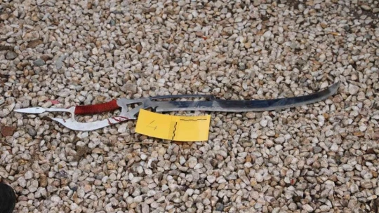 Elazığ'da iki aile arasında silahlı, kılıçlı, bijonlu kavga: 3 yaralı