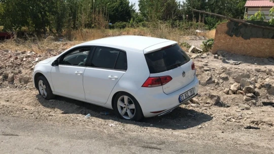 Elazığ'da iki otomobil çarpıştı: 8 yaralı